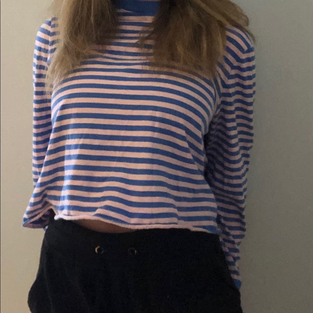 long sleeve cropped shirt